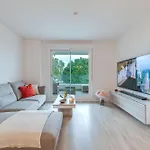 Elegant 2 Bdrm Minimalist Apt W Pool & Bbq