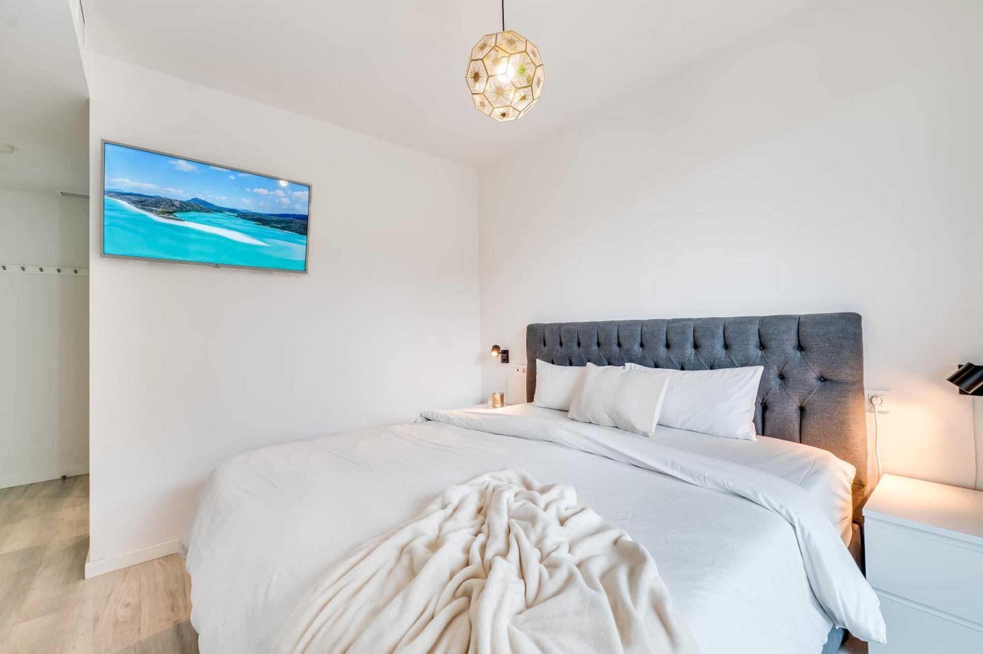 Apartment Elegant 2 Bdrm Minimalist W Pool & Bbq *