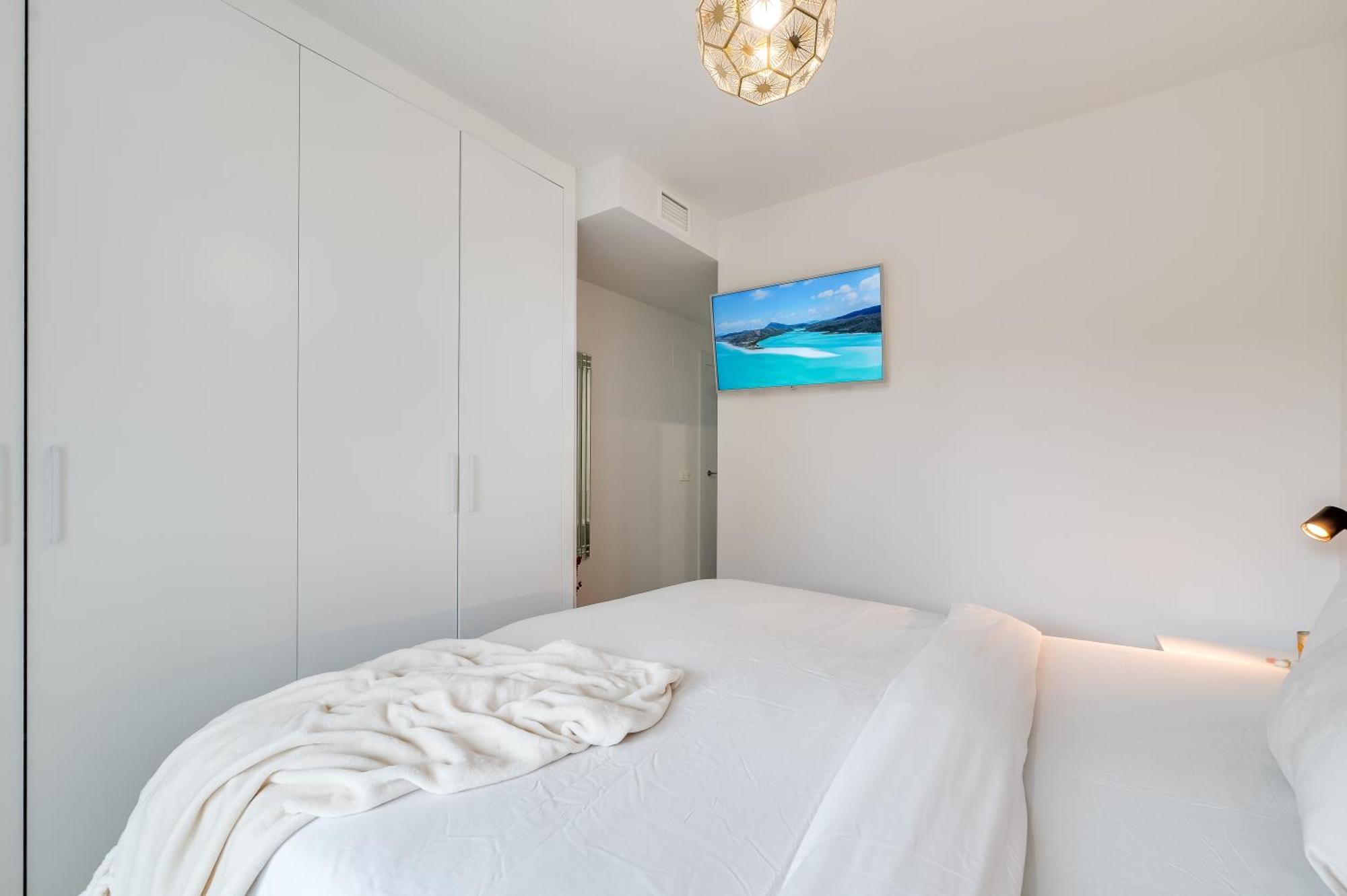 Apartment Elegant 2 Bdrm Minimalist W Pool & Bbq Marbella