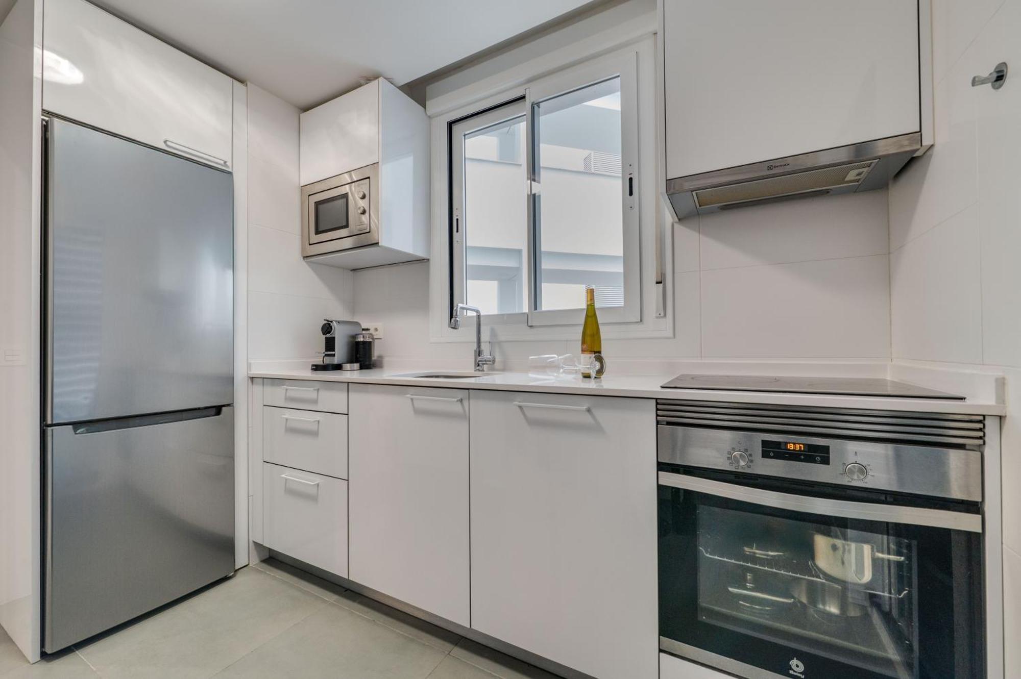 Apartment Elegant 2 Bdrm Minimalist W Pool & Bbq