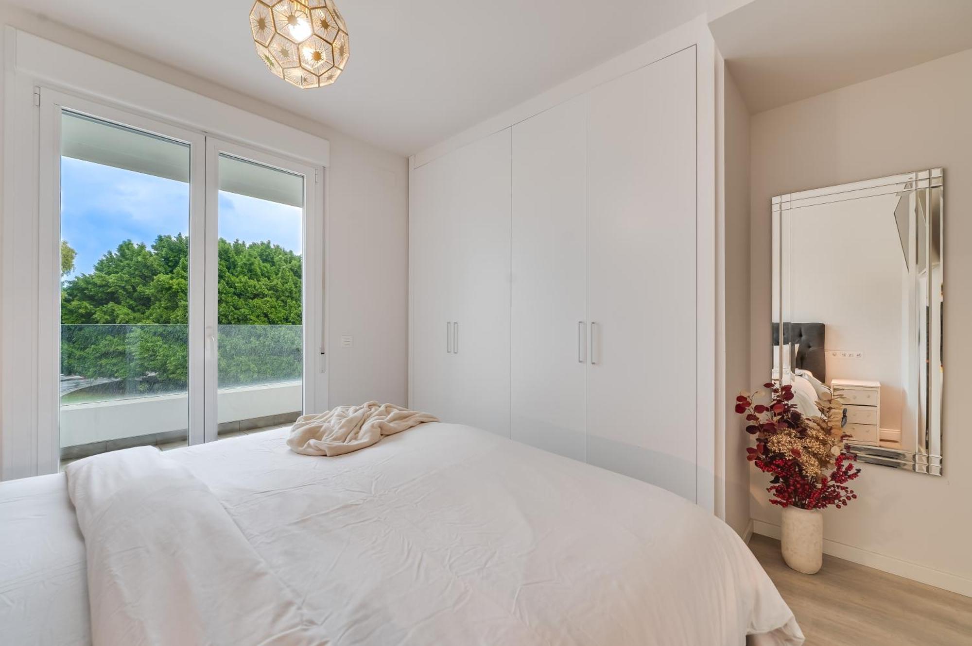 Apartment Elegant 2 Bdrm Minimalist W Pool & Bbq *